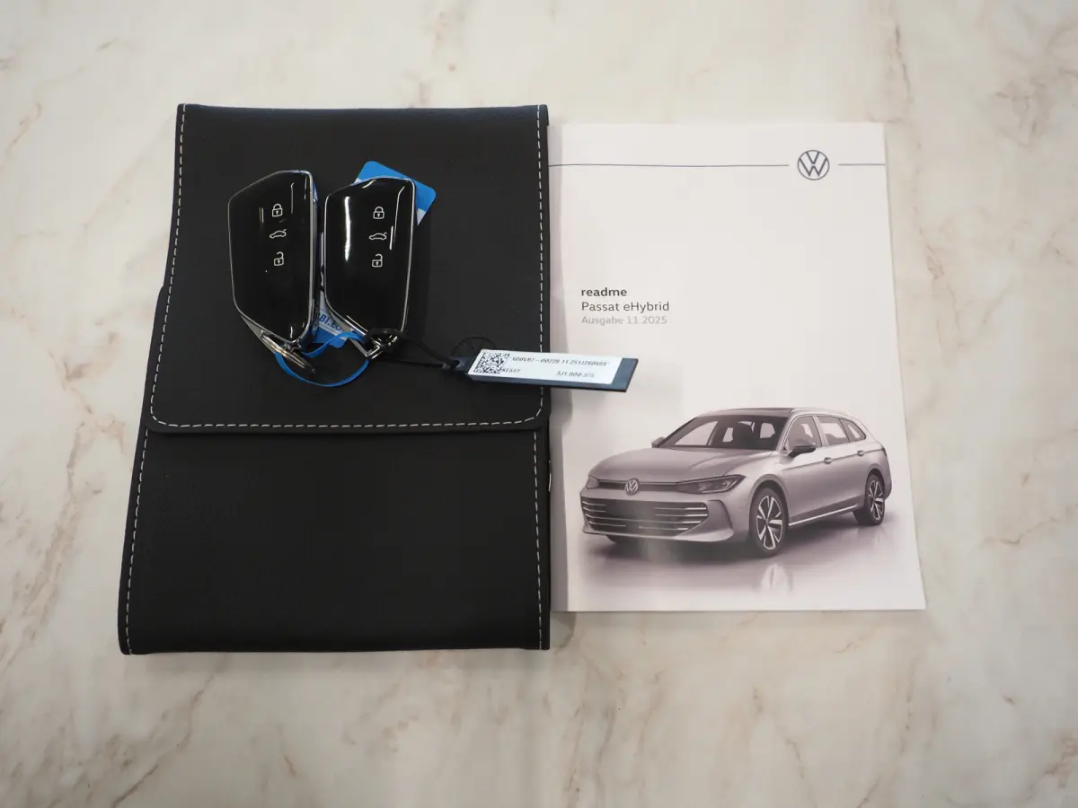 1.5 eHybrid Business | Leder/Alcantara | Massage | Trekhaak | HUD | Camera | Memory | Sfeerlicht | Carplay