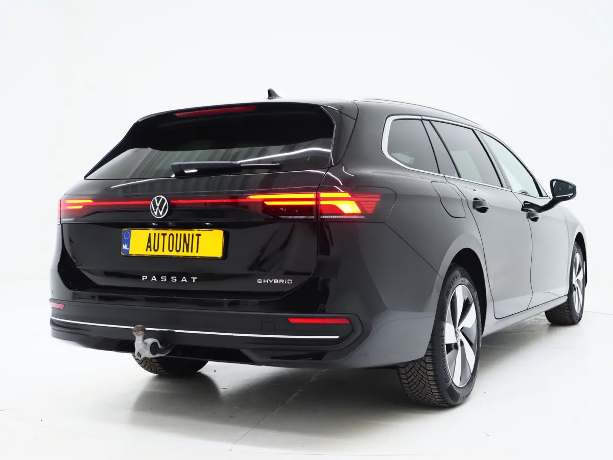 1.5 eHybrid Business | Leder/Alcantara | Massage | Trekhaak | HUD | Camera | Memory | Sfeerlicht | Carplay