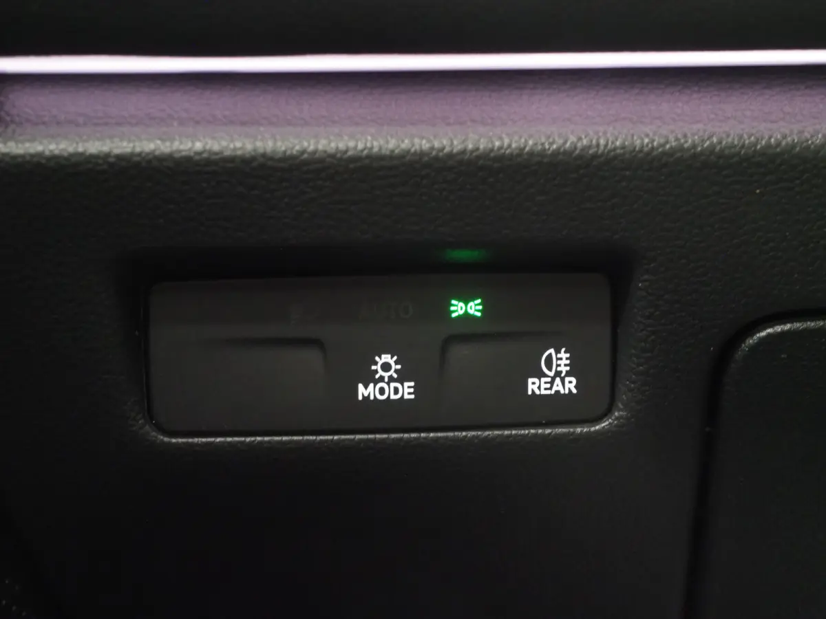 1.5 eHybrid Business | Leder/Alcantara | Massage | Trekhaak | HUD | Camera | Memory | Sfeerlicht | Carplay