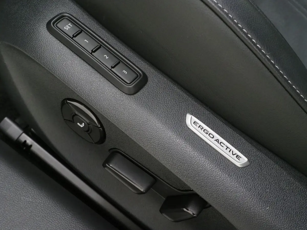 1.5 eHybrid Business | Leder/Alcantara | Massage | Trekhaak | HUD | Camera | Memory | Sfeerlicht | Carplay