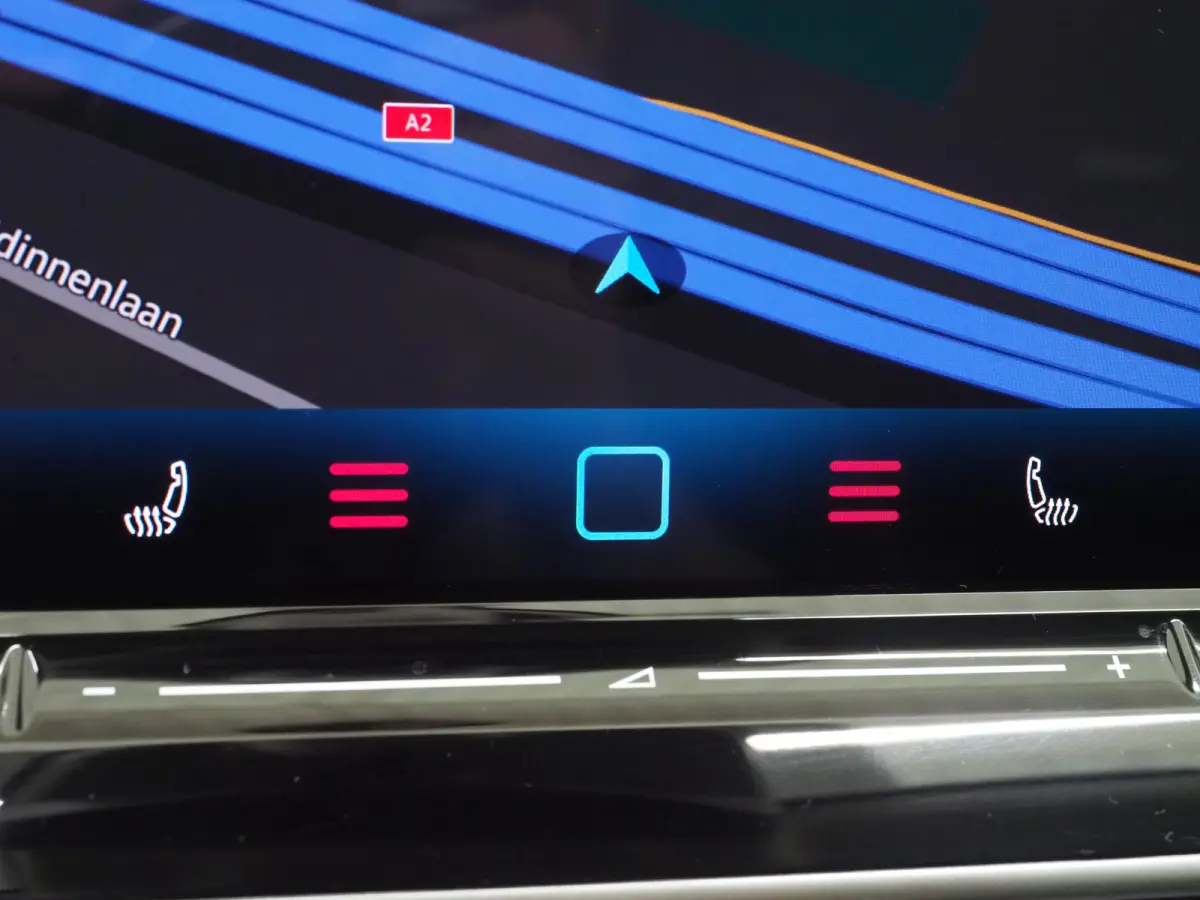 1.5 eHybrid Business | Leder/Alcantara | Massage | Trekhaak | HUD | Camera | Memory | Sfeerlicht | Carplay
