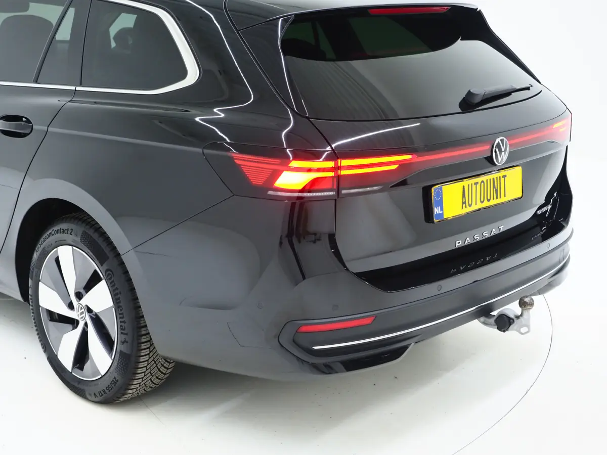 1.5 eHybrid Business | Leder/Alcantara | Massage | Trekhaak | HUD | Camera | Memory | Sfeerlicht | Carplay