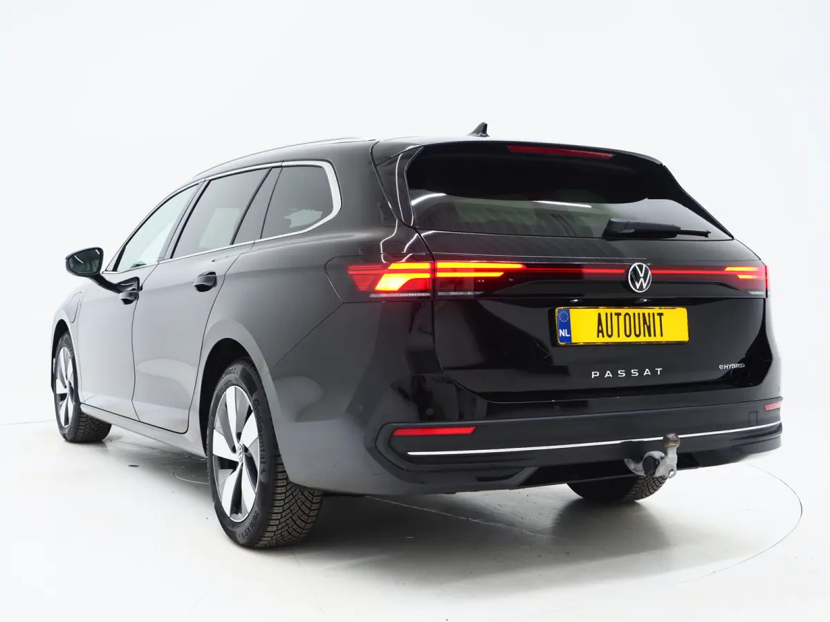 1.5 eHybrid Business | Leder/Alcantara | Massage | Trekhaak | HUD | Camera | Memory | Sfeerlicht | Carplay