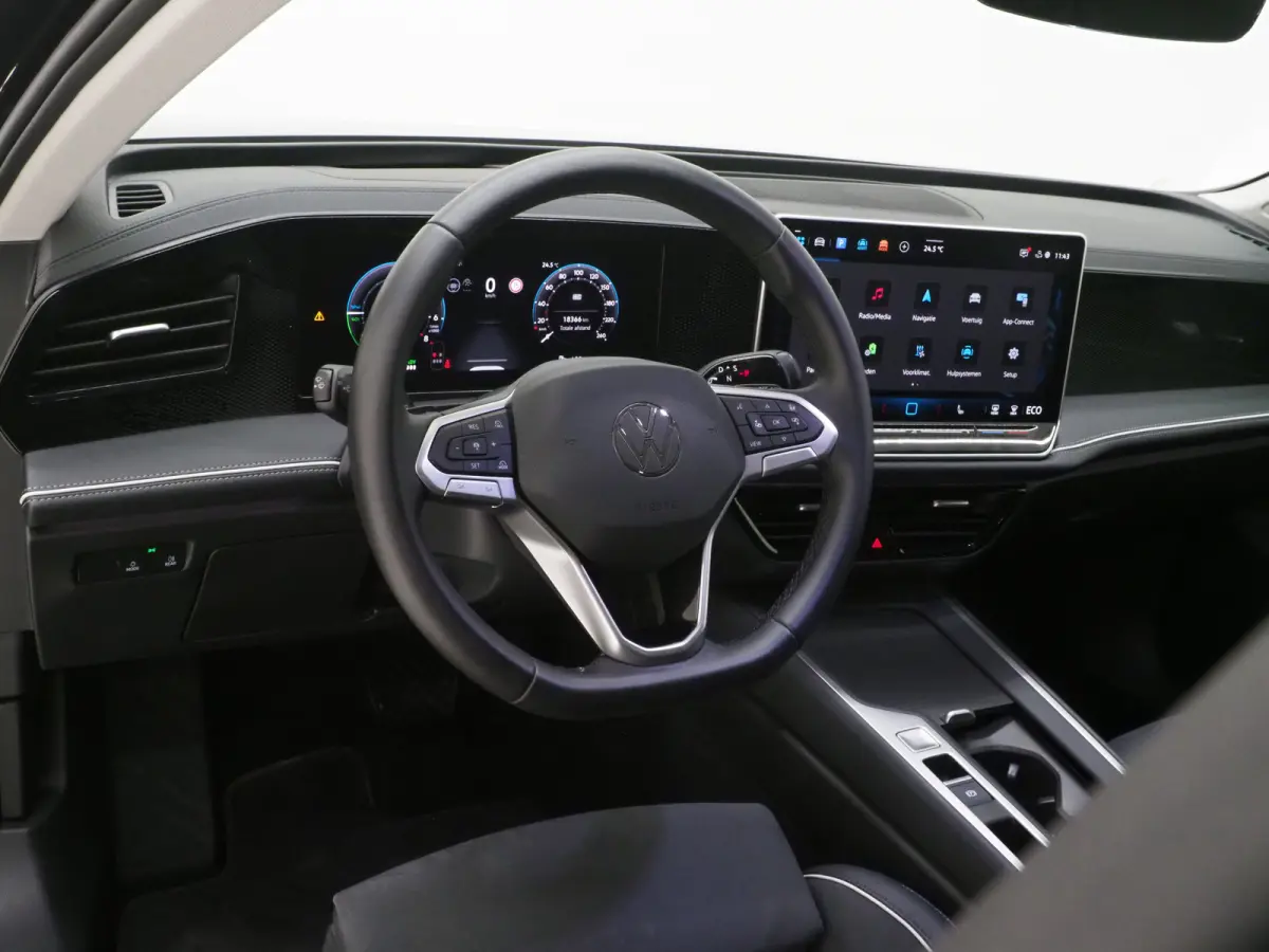 1.5 eHybrid Business | Leder/Alcantara | Massage | Trekhaak | HUD | Camera | Memory | Sfeerlicht | Carplay