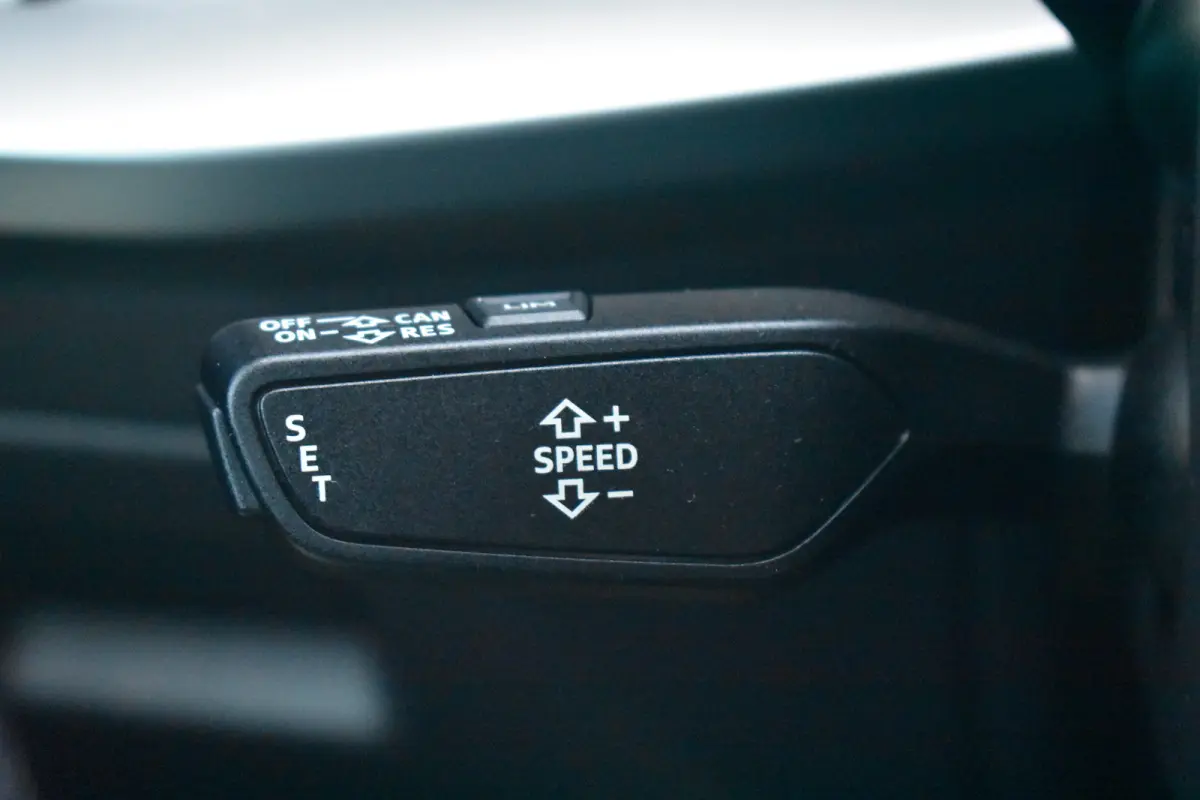 40 TFSI e 204pk S-Tronic Edition | Cruise Control | Verwarmbare voorstoelen voor | MMI Navigatie | 17'' lichtmetalen velgen