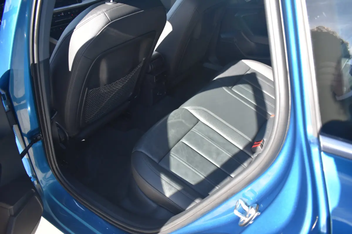 40 TFSI e 204pk S-Tronic Edition | Cruise Control | Verwarmbare voorstoelen voor | MMI Navigatie | 17'' lichtmetalen velgen