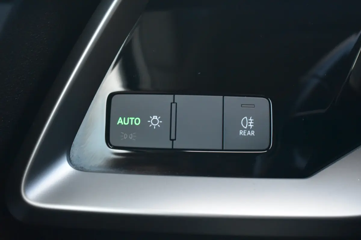 40 TFSI e 204pk S-Tronic Edition | Cruise Control | Verwarmbare voorstoelen voor | MMI Navigatie | 17'' lichtmetalen velgen
