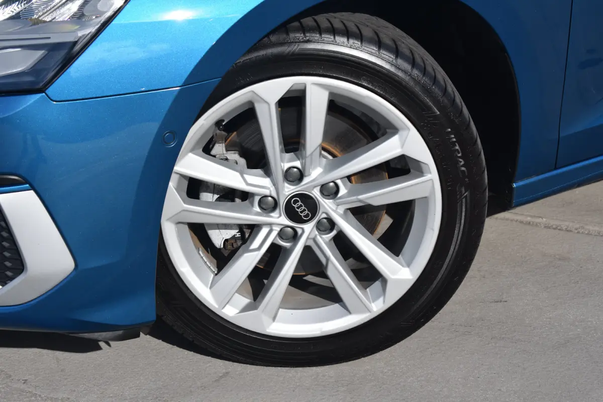 40 TFSI e 204pk S-Tronic Edition | Cruise Control | Verwarmbare voorstoelen voor | MMI Navigatie | 17'' lichtmetalen velgen