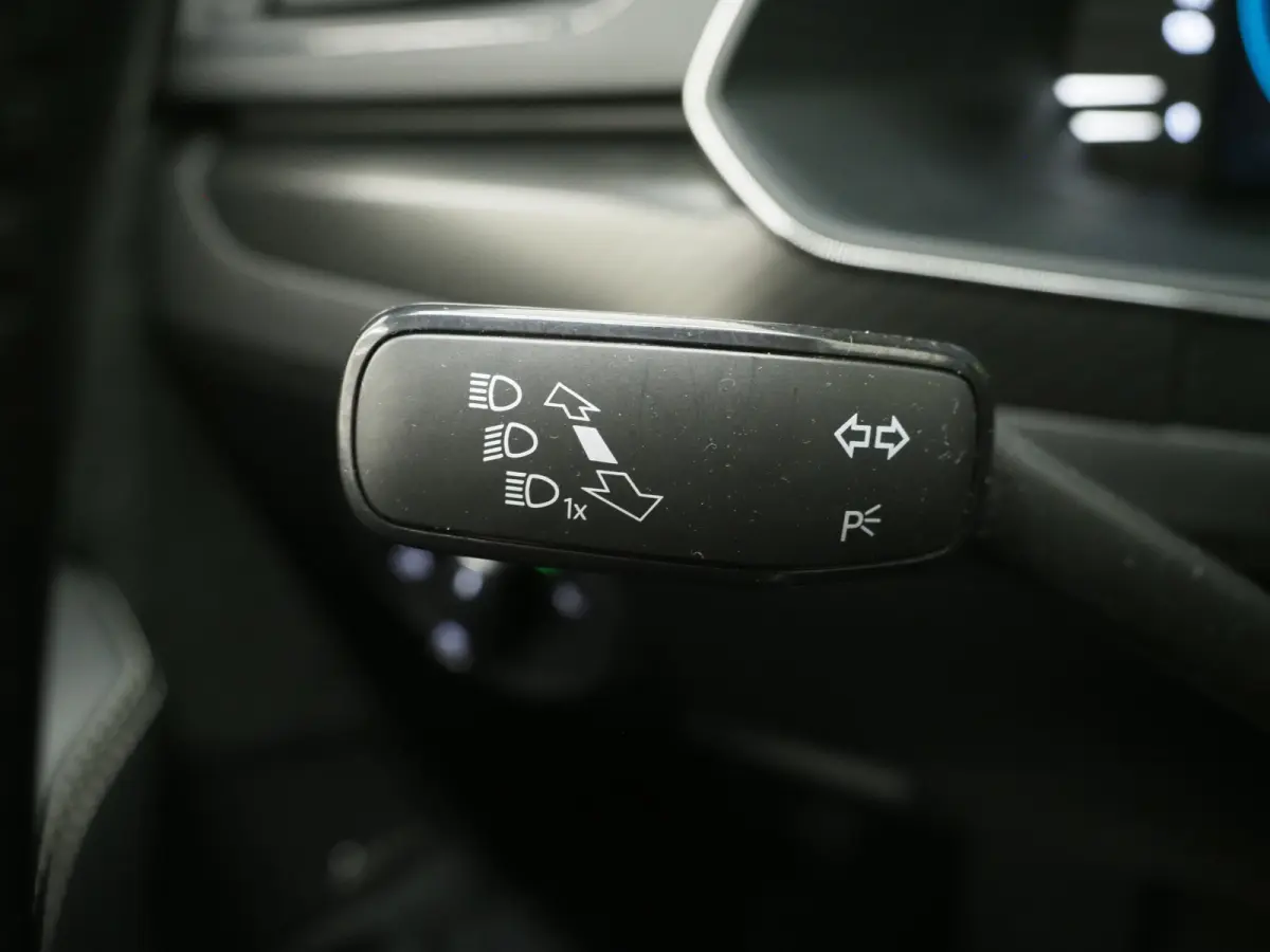 1.4 TSI iV Sportline | Leder/Alcantara | Trekhaak | Carbon | Canton | Memory | Sfeerlicht | Keyless
