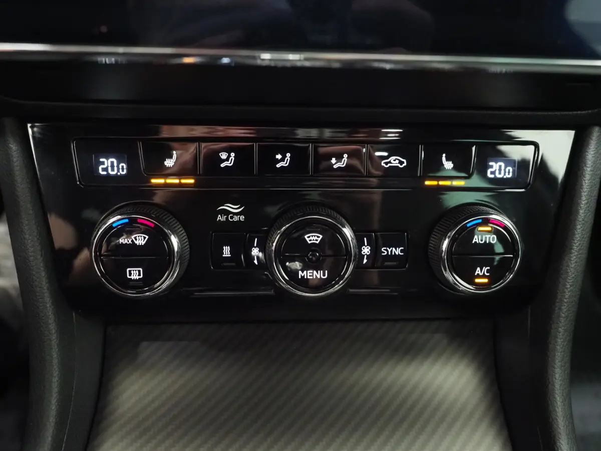 1.4 TSI iV Sportline | Leder/Alcantara | Trekhaak | Carbon | Canton | Memory | Sfeerlicht | Keyless