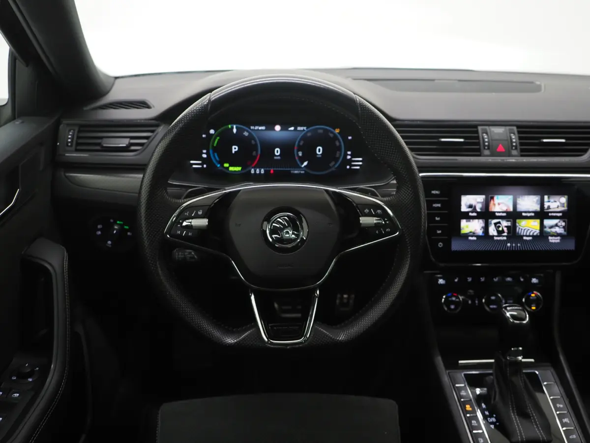 1.4 TSI iV Sportline | Leder/Alcantara | Trekhaak | Carbon | Canton | Memory | Sfeerlicht | Keyless