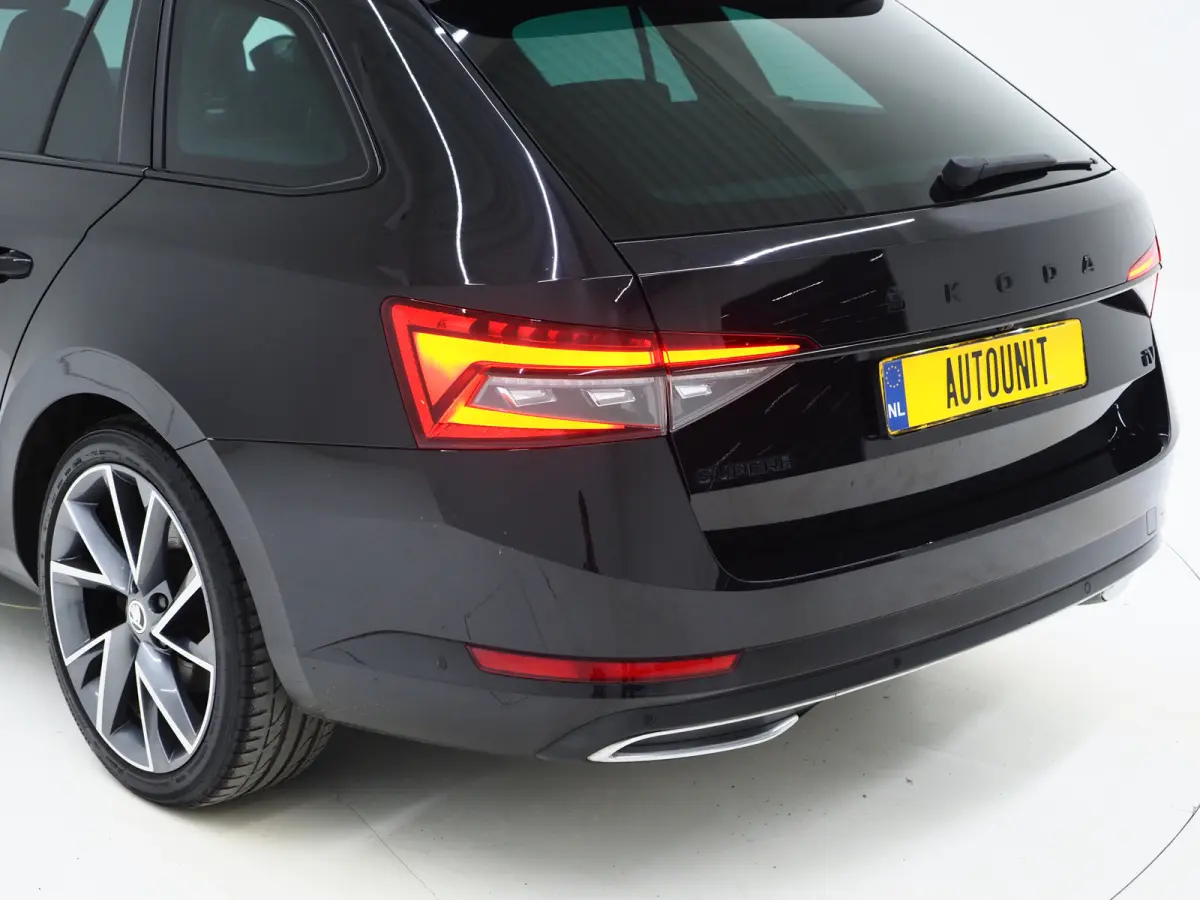 1.4 TSI iV Sportline | Leder/Alcantara | Trekhaak | Carbon | Canton | Memory | Sfeerlicht | Keyless