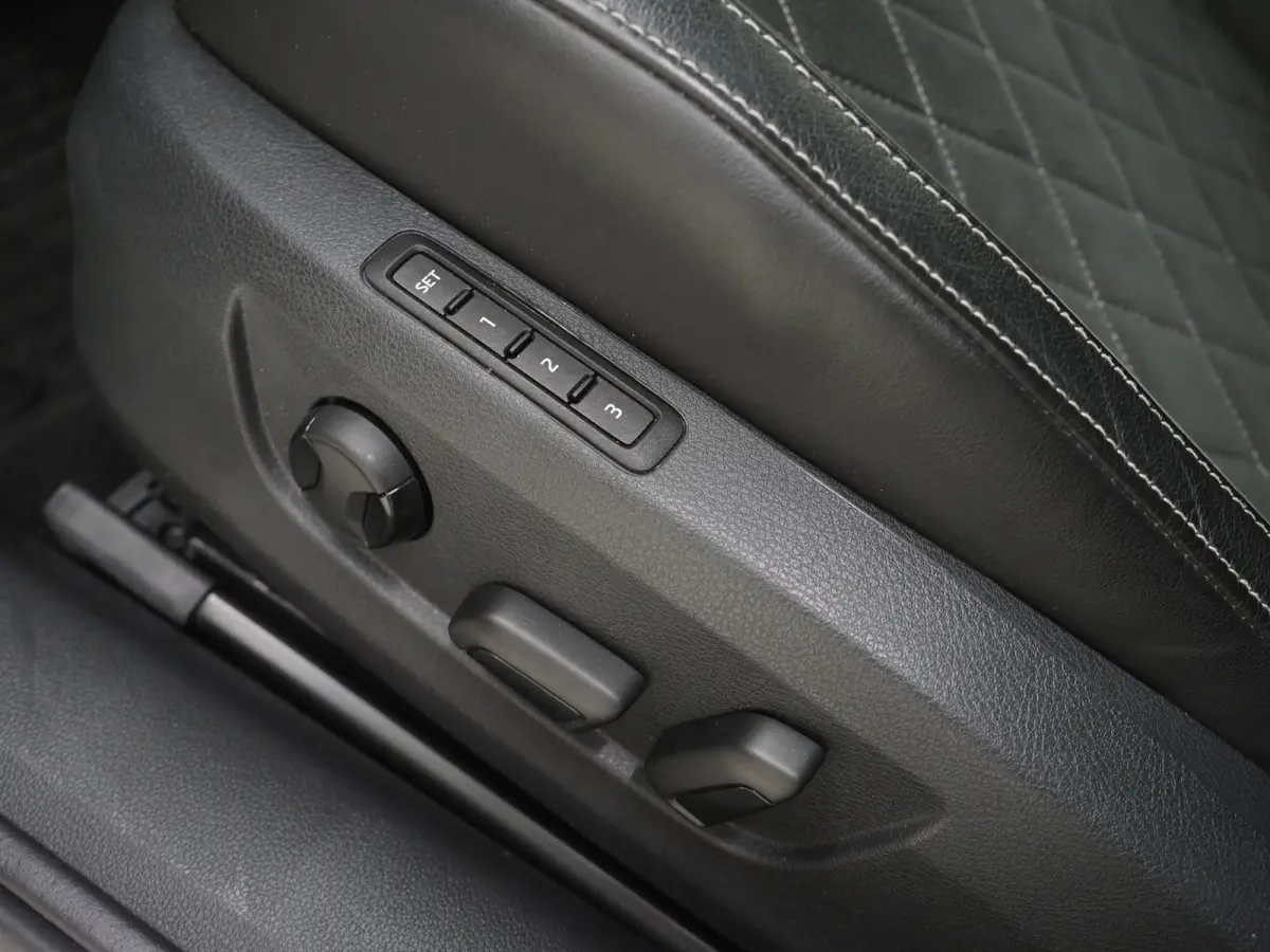 1.4 TSI iV Sportline | Leder/Alcantara | Trekhaak | Carbon | Canton | Memory | Sfeerlicht | Keyless