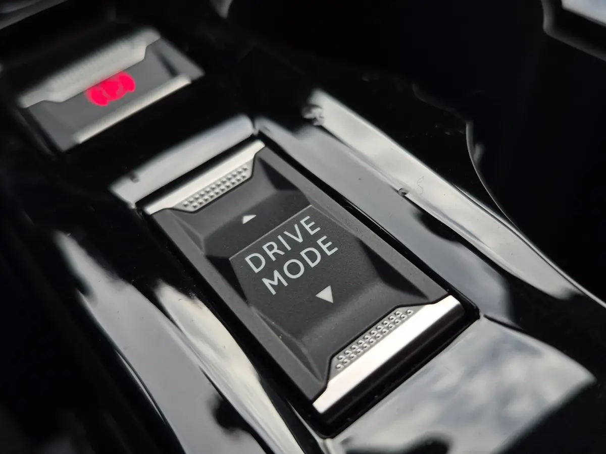 Hybrid 100 e-DCS6 Allure Automaat | Adaptive CC | Parkeersensoren | Full map Navigatie | LED | Carplay/android auto |