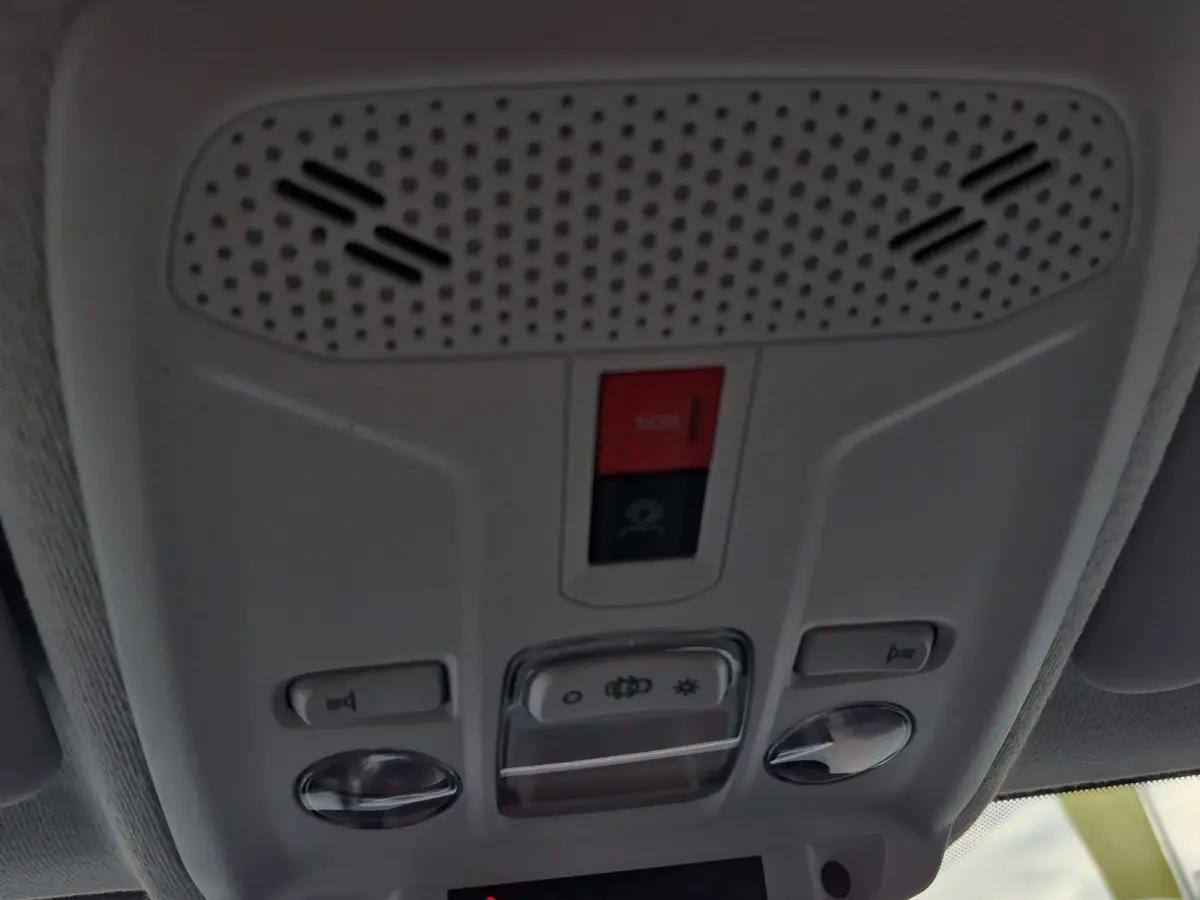 Hybrid 100 e-DCS6 Allure Automaat | Adaptive CC | Parkeersensoren | Full map Navigatie | LED | Carplay/android auto |