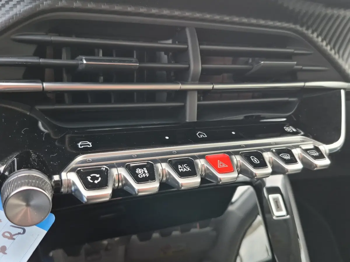 Hybrid 100 e-DCS6 Allure Automaat | Adaptive CC | Parkeersensoren | Full map Navigatie | LED | Carplay/android auto |