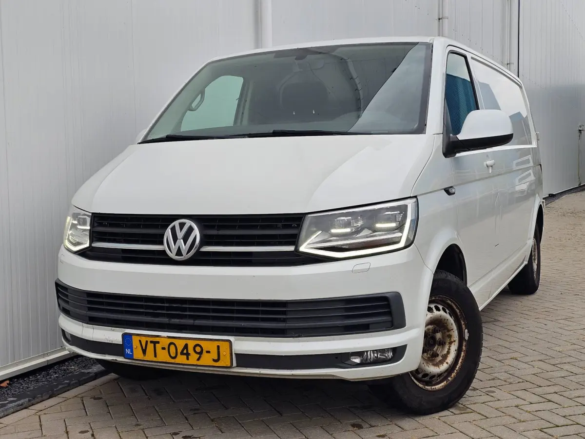 2.0 TDI 140PK L2H1 DSG Aut bj 2016 LED|Climate|Cruise metallic wit