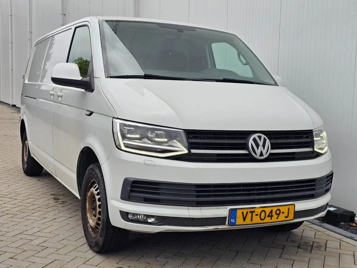 2.0 TDI 140PK L2H1 DSG Aut bj 2016 LED|Climate|Cruise metallic wit