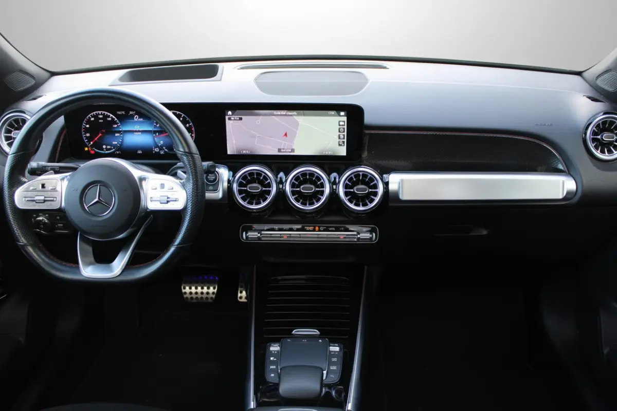 200 163pk 7-PER AMG LINE NIGHT PANORAMADAK DISTRONIC SFEER HEAD-UP KEY-LESS GO 360-CAMERA