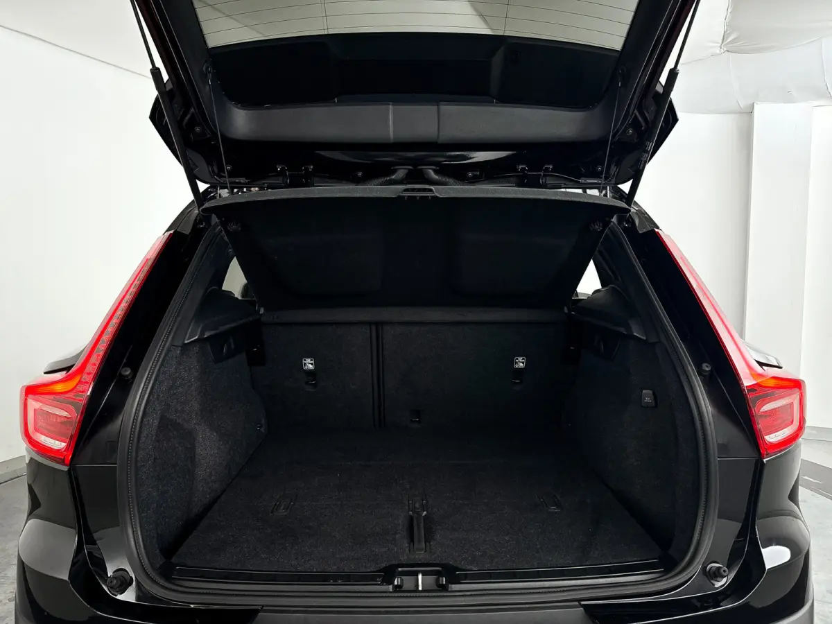 B3 Essential | Parkeercamera | Stoel- en stuurverwarming | Trekhaak