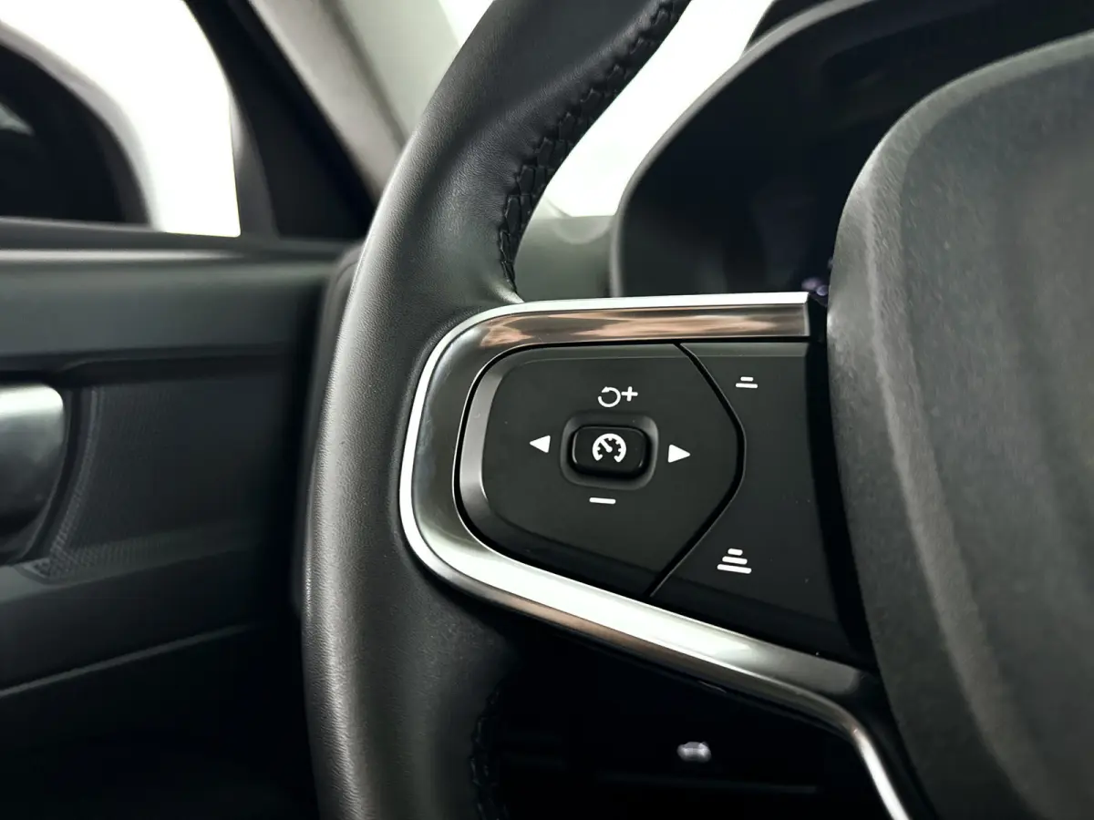 B3 Essential | Parkeercamera | Stoel- en stuurverwarming | Trekhaak