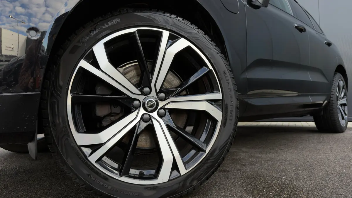 340pk 2.0 T6 Plug-in hybrid AWD R-design | Longe Range | SOH: 95,59% | Trekhaak | 360 Camera | Panoramadak | Adaptive Cruise | 21" |