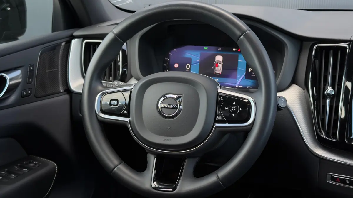 340pk 2.0 T6 Plug-in hybrid AWD R-design | Longe Range | SOH: 95,59% | Trekhaak | 360 Camera | Panoramadak | Adaptive Cruise | 21" |