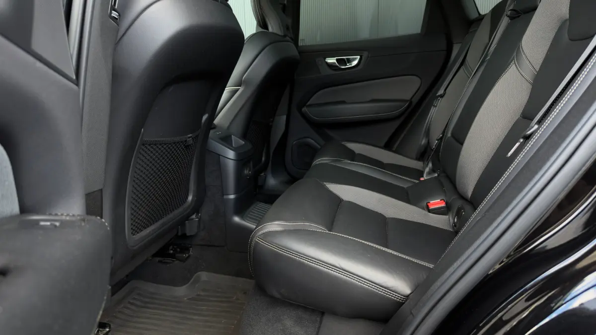 340pk 2.0 T6 Plug-in hybrid AWD R-design | Longe Range | SOH: 95,59% | Trekhaak | 360 Camera | Panoramadak | Adaptive Cruise | 21" |