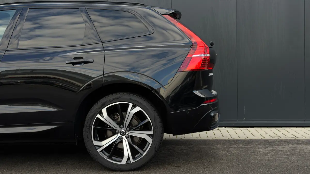 340pk 2.0 T6 Plug-in hybrid AWD R-design | Longe Range | SOH: 95,59% | Trekhaak | 360 Camera | Panoramadak | Adaptive Cruise | 21" |