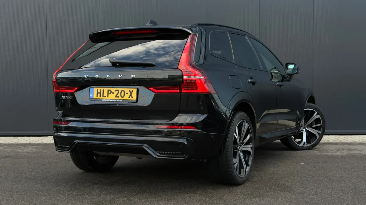 340pk 2.0 T6 Plug-in hybrid AWD R-design | Longe Range | SOH: 95,59% | Trekhaak | 360 Camera | Panoramadak | Adaptive Cruise | 21" |