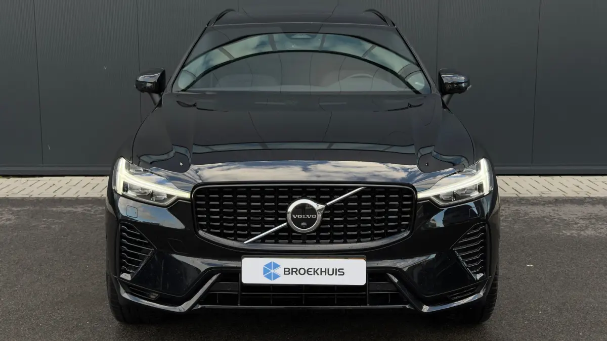340pk 2.0 T6 Plug-in hybrid AWD R-design | Longe Range | SOH: 95,59% | Trekhaak | 360 Camera | Panoramadak | Adaptive Cruise | 21" |