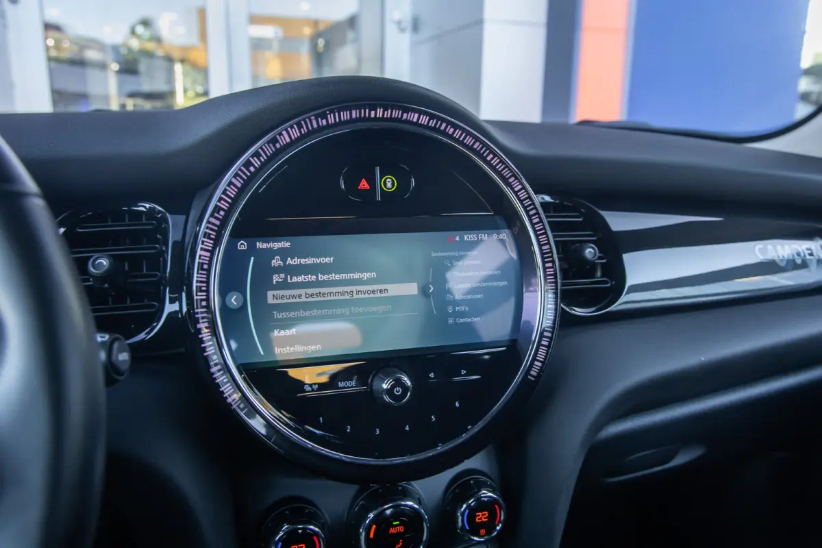 1.5 Cooper Camden Edition | Cruise control | Clima | Apple Carplay/Android Auto | Parkeersensoren | Zwart dak | Apple Carplay/Android Auto|telefoonintegratie premium | Parkeersensor achter