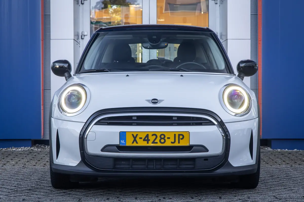 1.5 Cooper Camden Edition | Cruise control | Clima | Apple Carplay/Android Auto | Parkeersensoren | Zwart dak | Apple Carplay/Android Auto|telefoonintegratie premium | Parkeersensor achter