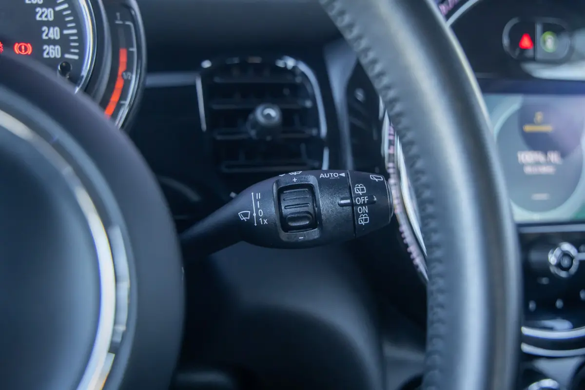 1.5 Cooper Camden Edition | Cruise control | Clima | Apple Carplay/Android Auto | Parkeersensoren | Zwart dak | Apple Carplay/Android Auto|telefoonintegratie premium | Parkeersensor achter