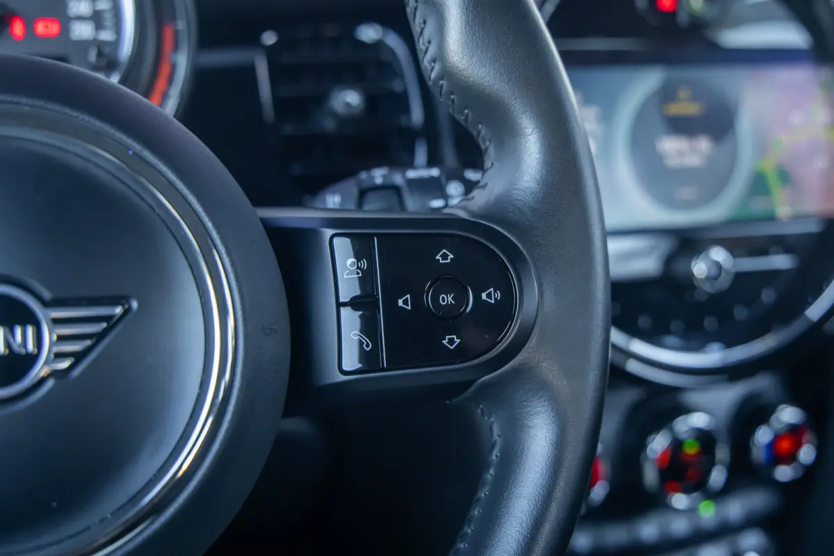 1.5 Cooper Camden Edition | Cruise control | Clima | Apple Carplay/Android Auto | Parkeersensoren | Zwart dak | Apple Carplay/Android Auto|telefoonintegratie premium | Parkeersensor achter