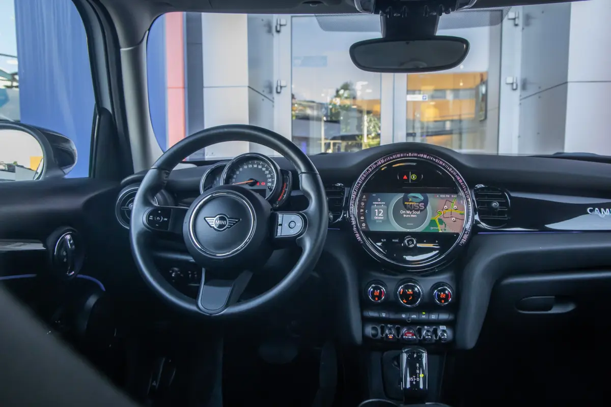 1.5 Cooper Camden Edition | Cruise control | Clima | Apple Carplay/Android Auto | Parkeersensoren | Zwart dak | Apple Carplay/Android Auto|telefoonintegratie premium | Parkeersensor achter