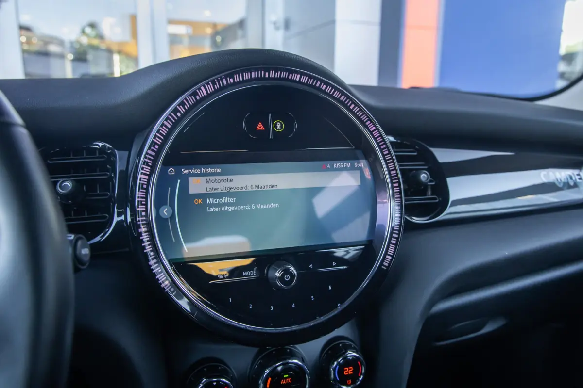 1.5 Cooper Camden Edition | Cruise control | Clima | Apple Carplay/Android Auto | Parkeersensoren | Zwart dak | Apple Carplay/Android Auto|telefoonintegratie premium | Parkeersensor achter