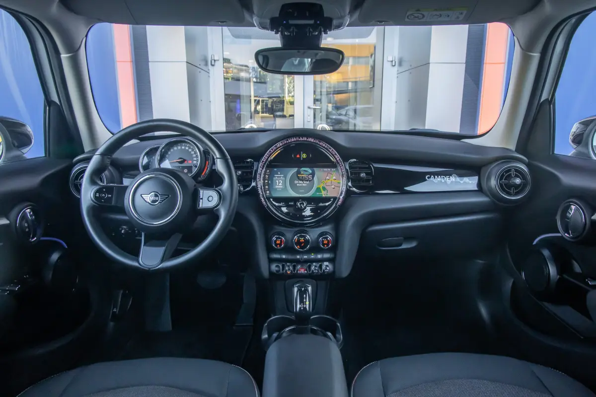 1.5 Cooper Camden Edition | Cruise control | Clima | Apple Carplay/Android Auto | Parkeersensoren | Zwart dak | Apple Carplay/Android Auto|telefoonintegratie premium | Parkeersensor achter