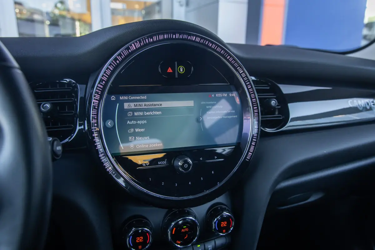 1.5 Cooper Camden Edition | Cruise control | Clima | Apple Carplay/Android Auto | Parkeersensoren | Zwart dak | Apple Carplay/Android Auto|telefoonintegratie premium | Parkeersensor achter
