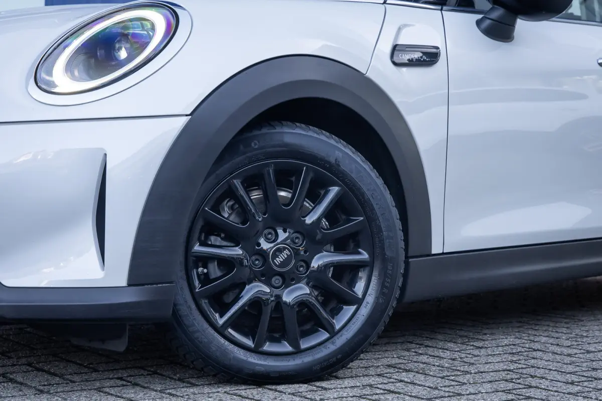 1.5 Cooper Camden Edition | Cruise control | Clima | Apple Carplay/Android Auto | Parkeersensoren | Zwart dak | Apple Carplay/Android Auto|telefoonintegratie premium | Parkeersensor achter