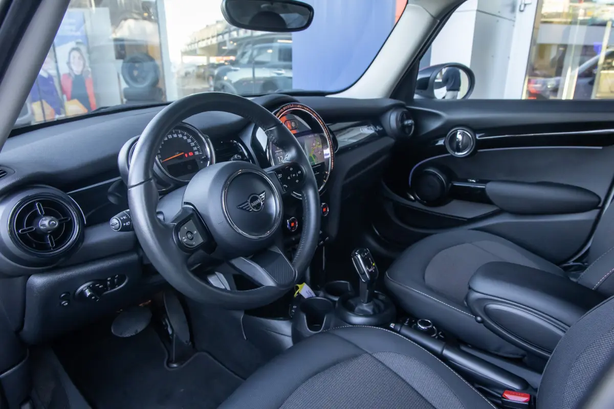 1.5 Cooper Camden Edition | Cruise control | Clima | Apple Carplay/Android Auto | Parkeersensoren | Zwart dak | Apple Carplay/Android Auto|telefoonintegratie premium | Parkeersensor achter