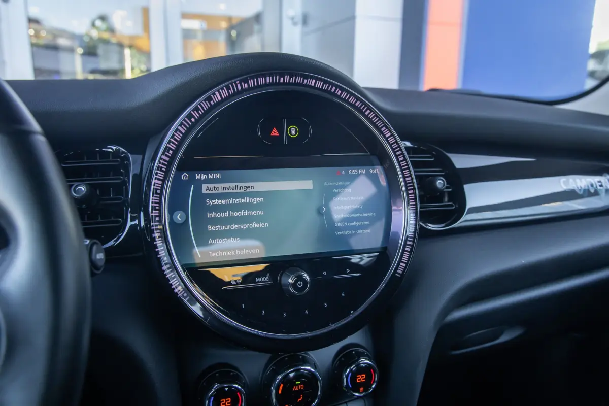 1.5 Cooper Camden Edition | Cruise control | Clima | Apple Carplay/Android Auto | Parkeersensoren | Zwart dak | Apple Carplay/Android Auto|telefoonintegratie premium | Parkeersensor achter