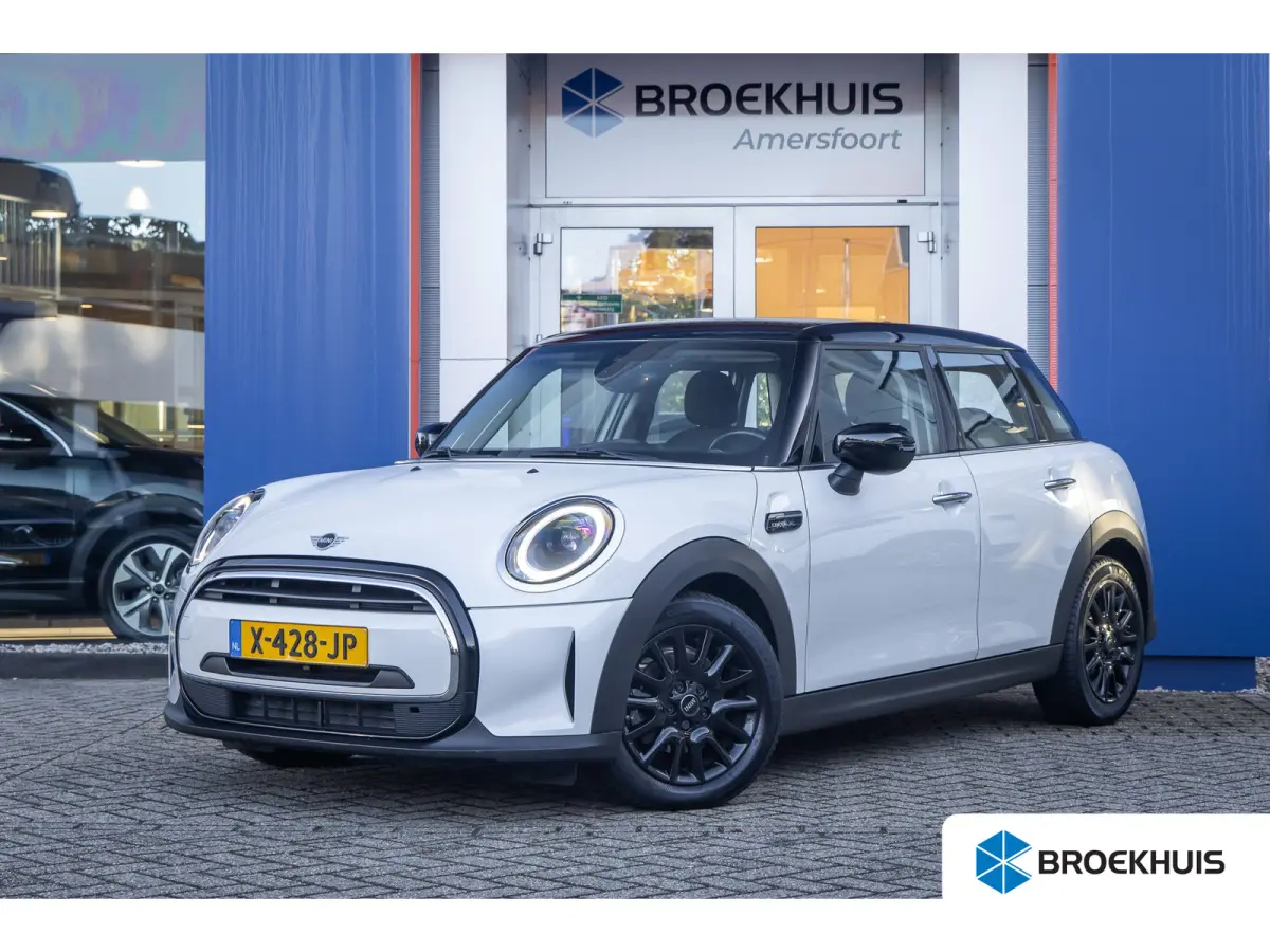 1.5 Cooper Camden Edition | Cruise control | Clima | Apple Carplay/Android Auto | Parkeersensoren | Zwart dak | Apple Carplay/Android Auto|telefoonintegratie premium | Parkeersensor achter