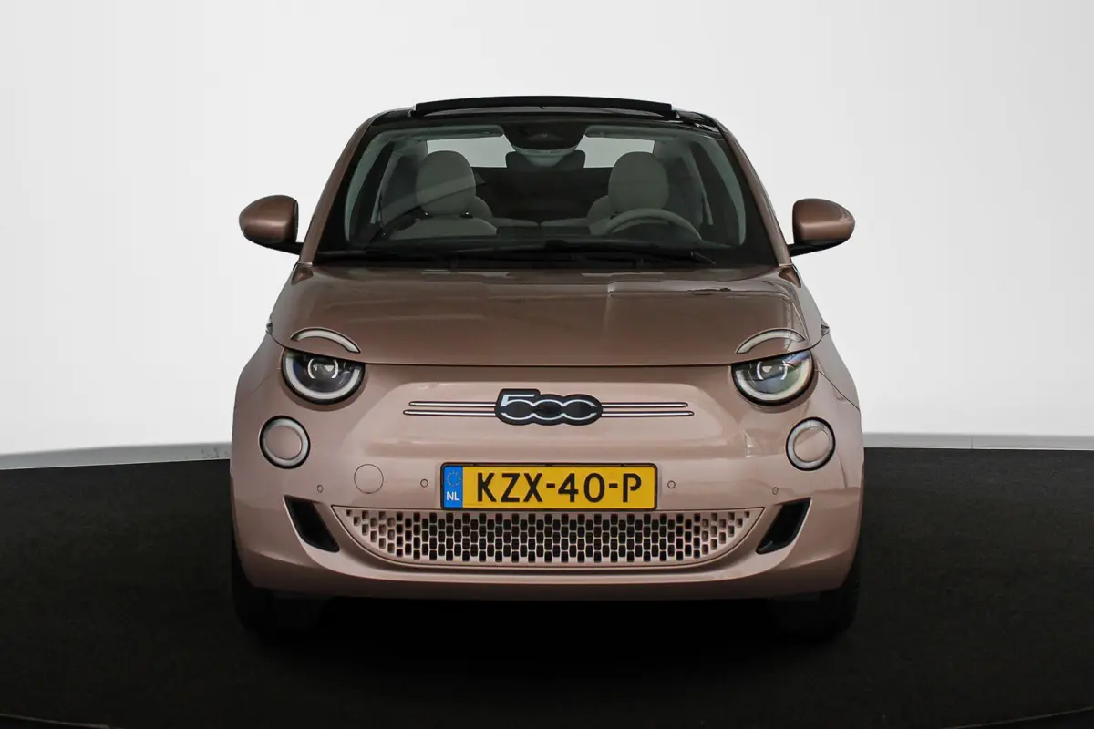 La Prima 42 kWh Cabrio Leder Stoelverwarming JBL Camera 17"