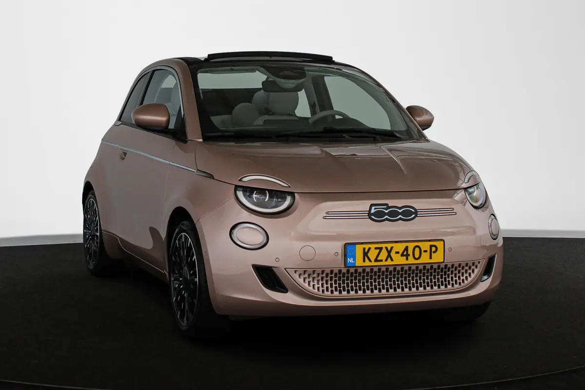 La Prima 42 kWh Cabrio Leder Stoelverwarming JBL Camera 17"