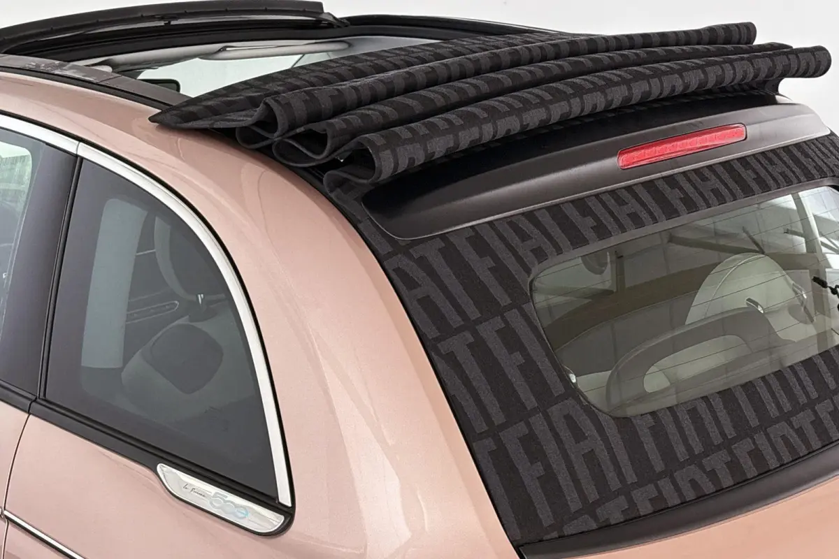 La Prima 42 kWh Cabrio Leder Stoelverwarming JBL Camera 17"