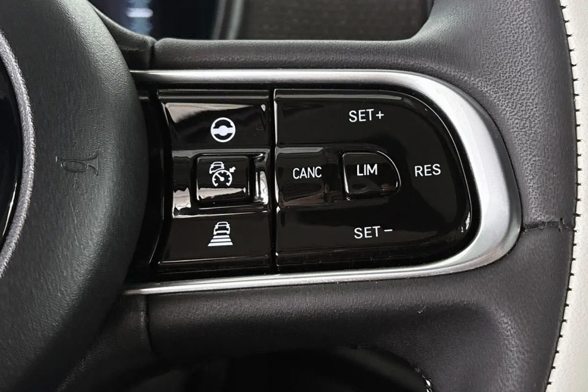 La Prima 42 kWh Cabrio Leder Stoelverwarming JBL Camera 17"