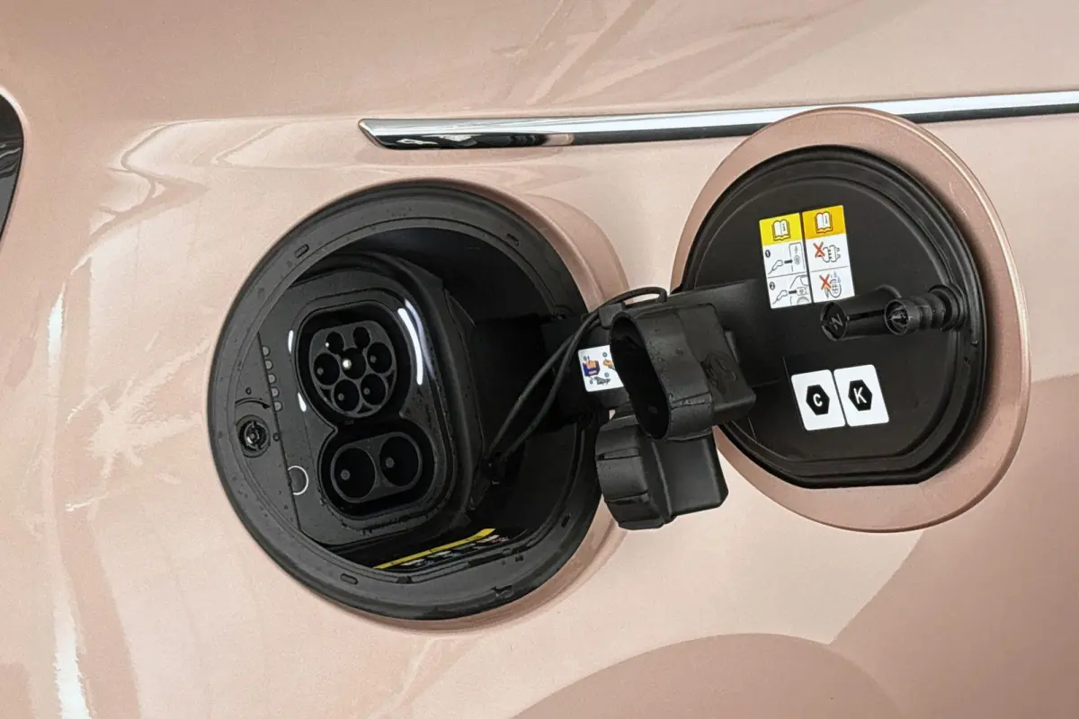 La Prima 42 kWh Cabrio Leder Stoelverwarming JBL Camera 17"
