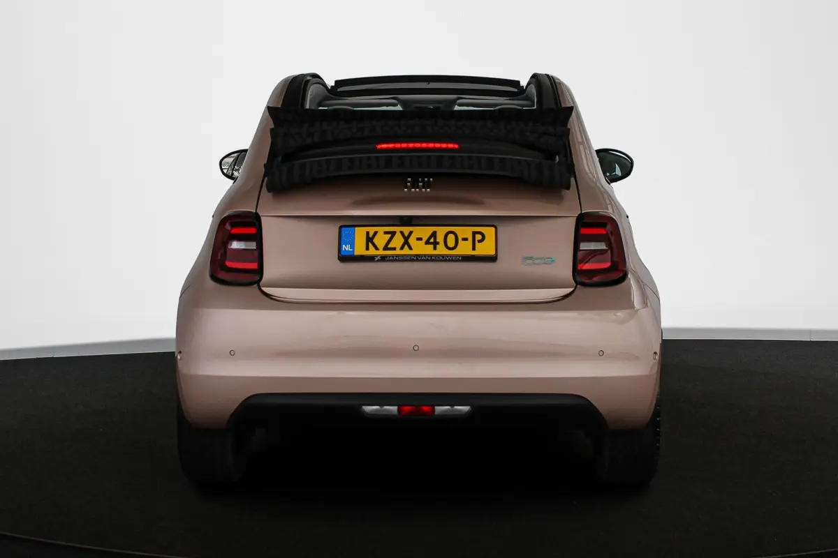 La Prima 42 kWh Cabrio Leder Stoelverwarming JBL Camera 17"