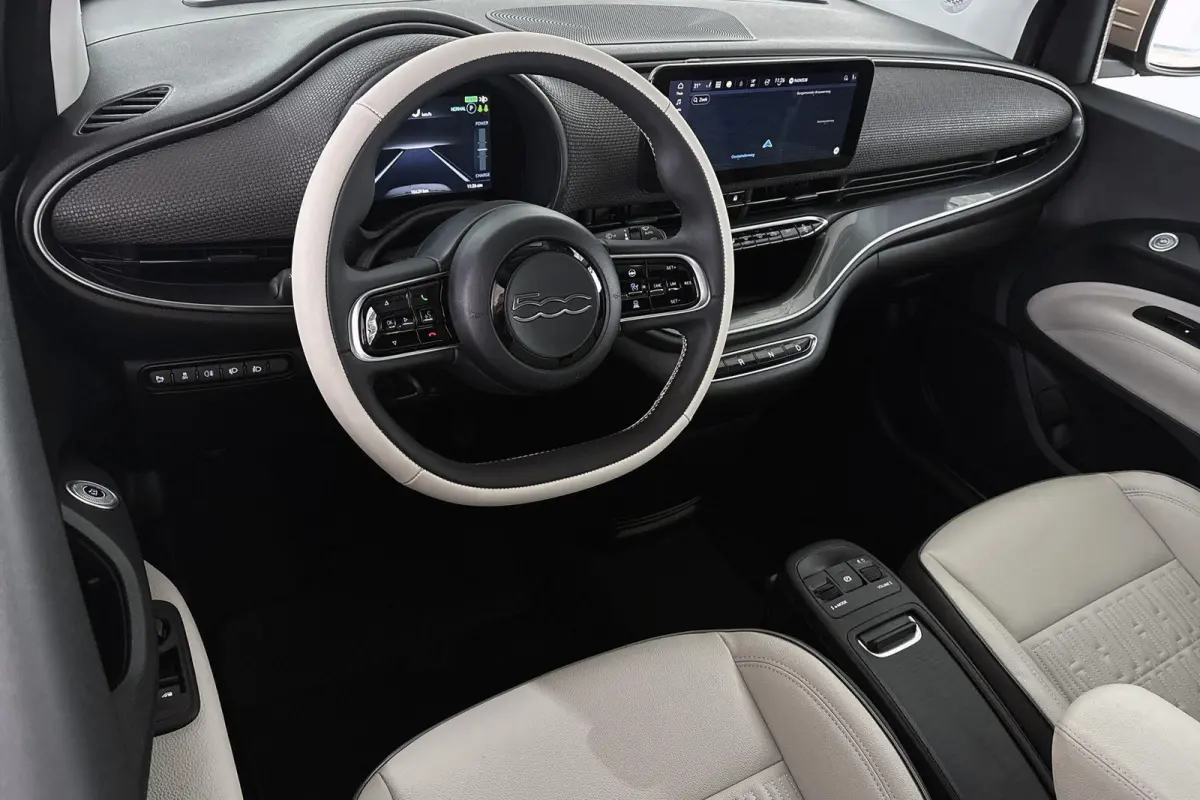 La Prima 42 kWh Cabrio Leder Stoelverwarming JBL Camera 17"